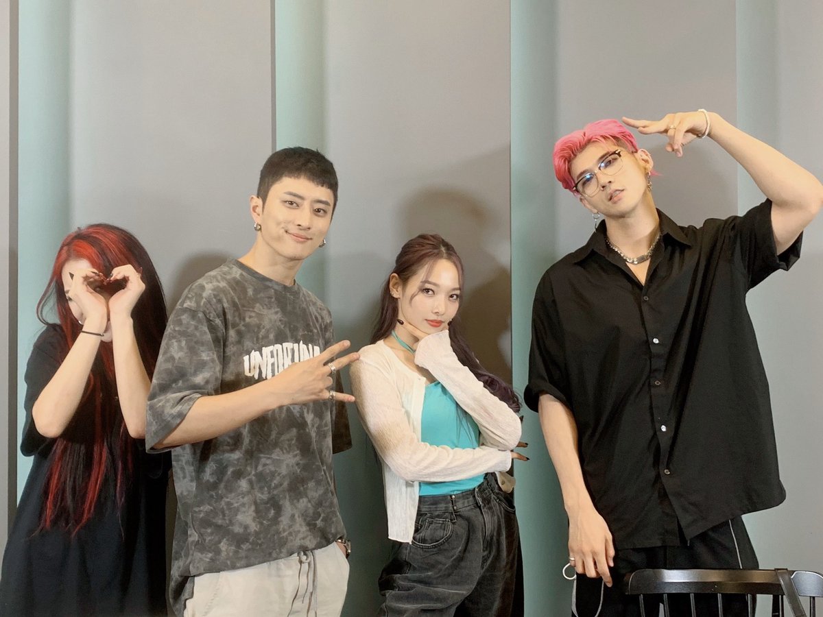 [#KARD]
2020.08.29 영상통화 이벤트 종료🖤

#BM #JSEPH #SOMIN #JIWOO
#카드 #비엠 #제이셉 #전소민 #전지우
#KARD_GUNSHOT🔫