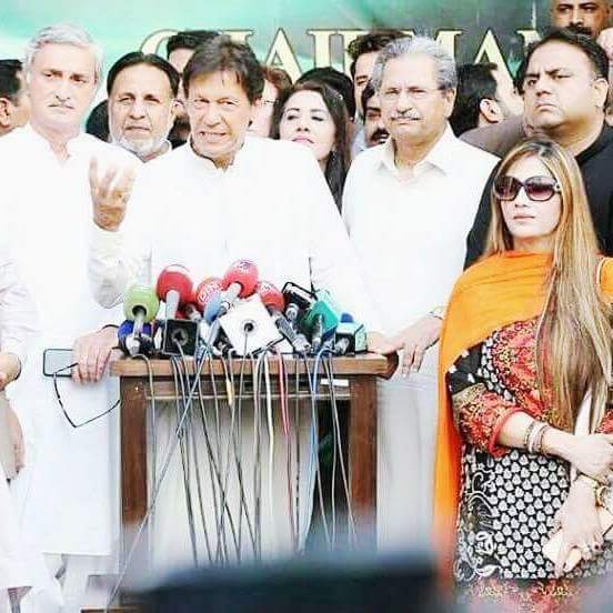 FatimaUsmanShah's tweet photo. میرا وطن سے محبت کا  ثبوت۔۔۔ کہ میں  خان کے ساتھ  ھوں https://t.co/6JV3BnByEi