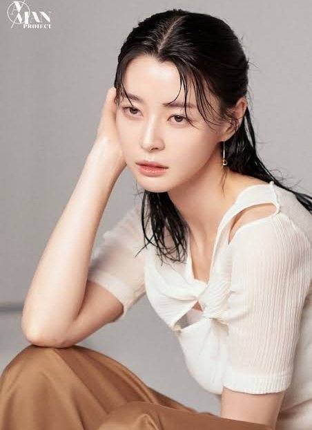  #KwonNaRa• 29 years old (March 13, 1991)Latest drama: Itaewon Class
