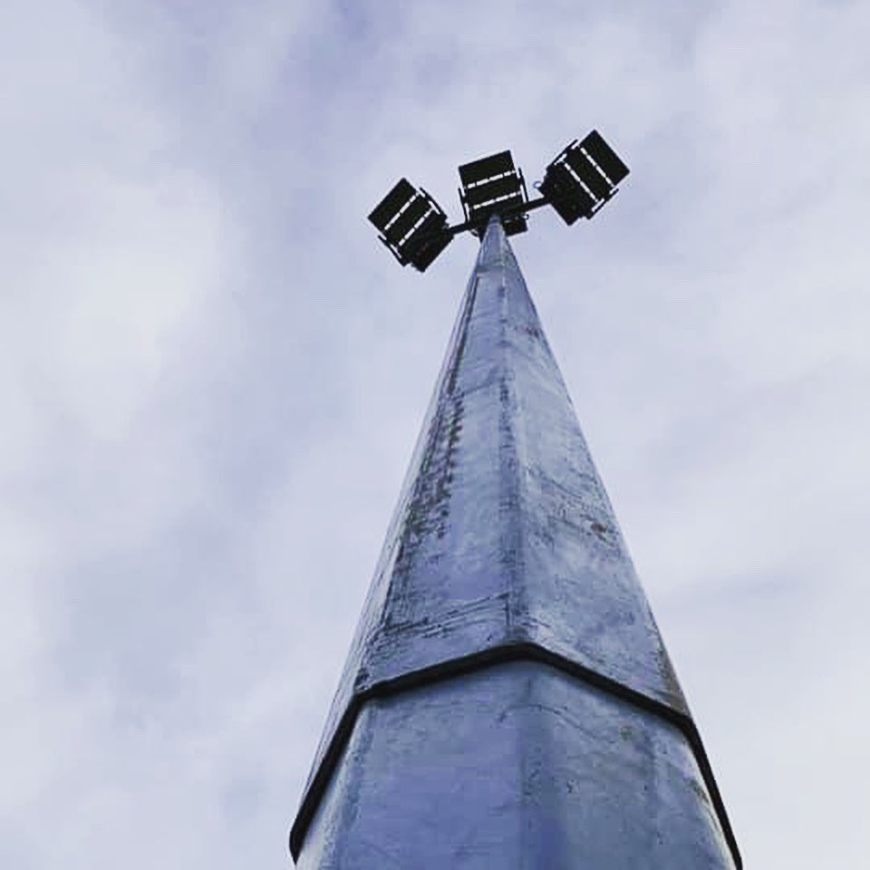ColdstreamFC_'s tweet photo. Major progress has been made on our floodlights installation with the lights expected to be fully commissioned by the tail end of next week 🏟💡🚦Hopefully the next photo is a night time with the boys under the lights https://t.co/b5jwSDoprh