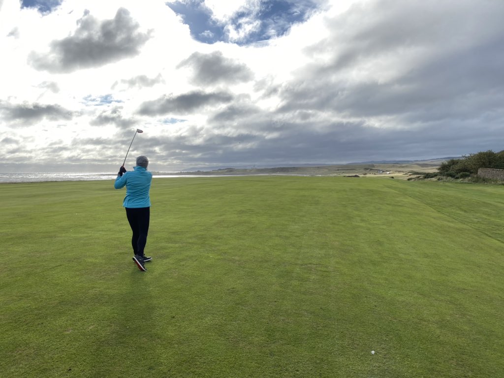 katy_mcnicoll's tweet image. Nice to start the weekend @dunbargolfclub Course was awesome &amp;amp; greens were slick 👌🏻 Thanks to @Dunbarproshop for their hospitality &amp;amp; to @NorthBerwick_GC members Stephen &amp;amp; Lynne for the game. Can’t wait to come back ⛳️ @TaylorMadeTour #SIMMax