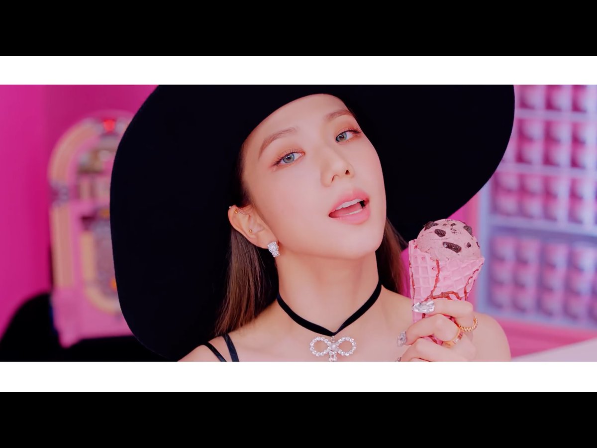  #IceCream   M/V stills a thread: @BLACKPINK  @selenagomez note: please do appreciate this... it takes a lot of time and isn’t as easy as it looks like.