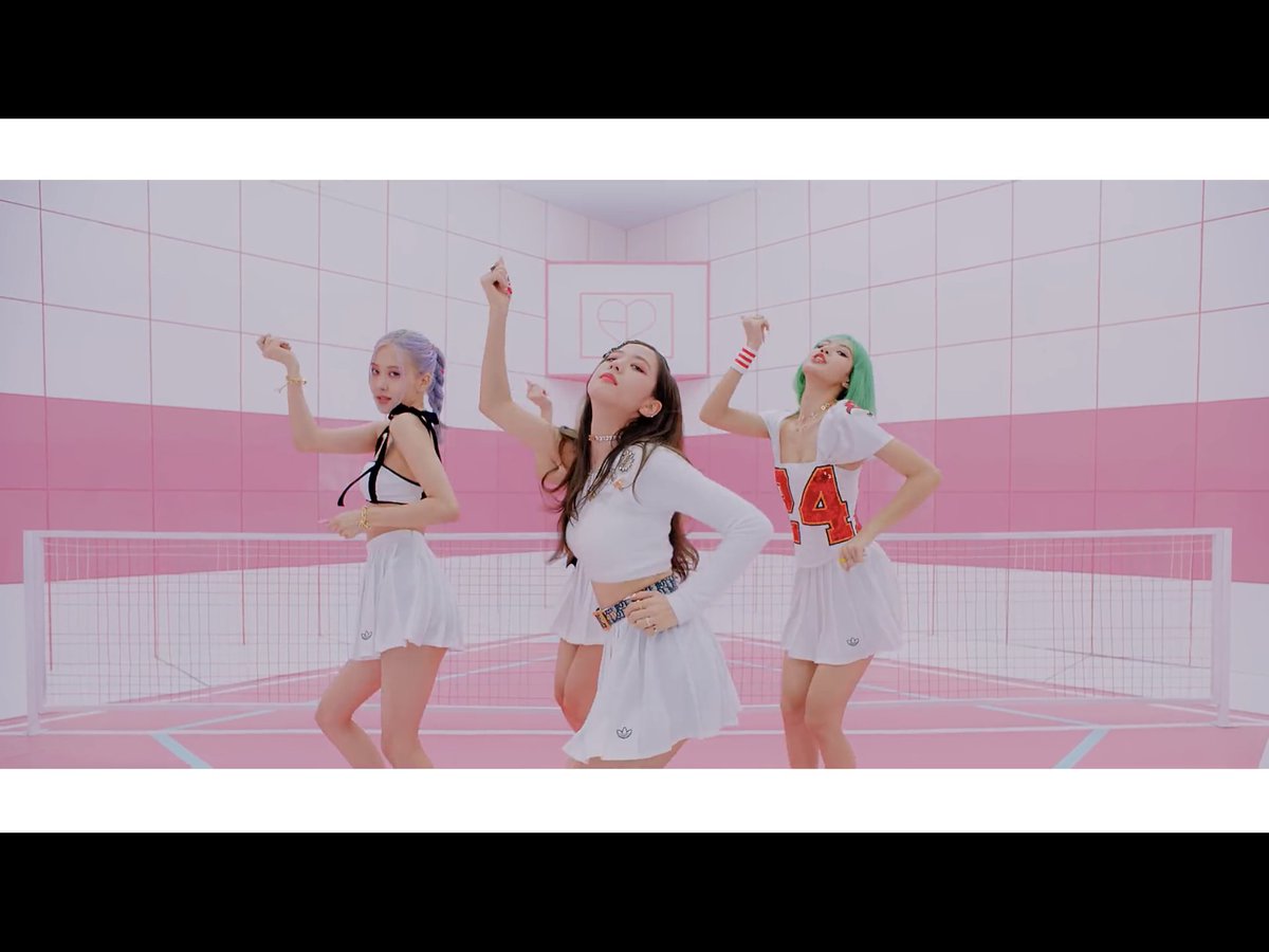  #IceCream   M/V stills a thread: @BLACKPINK  @selenagomez note: please do appreciate this... it takes a lot of time and isn’t as easy as it looks like.