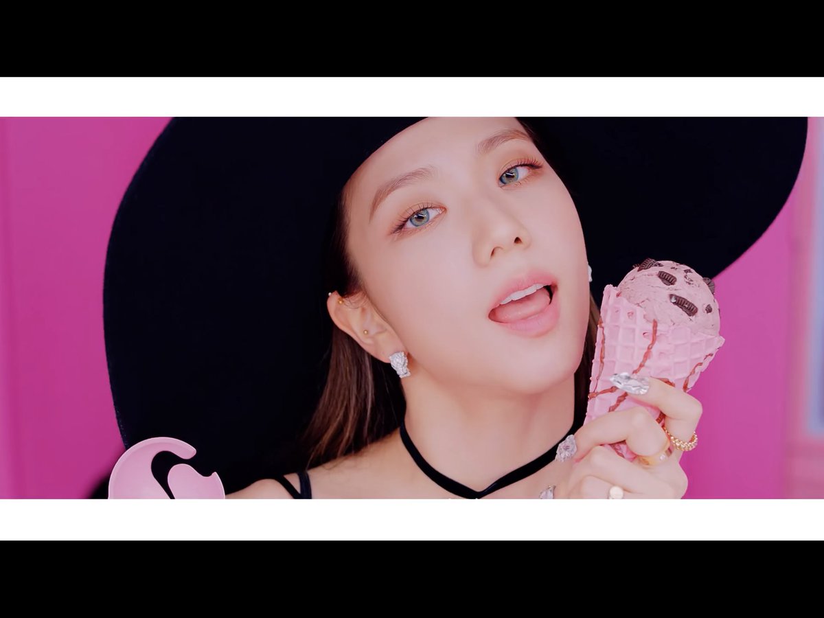  #IceCream   M/V stills a thread: @BLACKPINK  @selenagomez note: please do appreciate this... it takes a lot of time and isn’t as easy as it looks like.