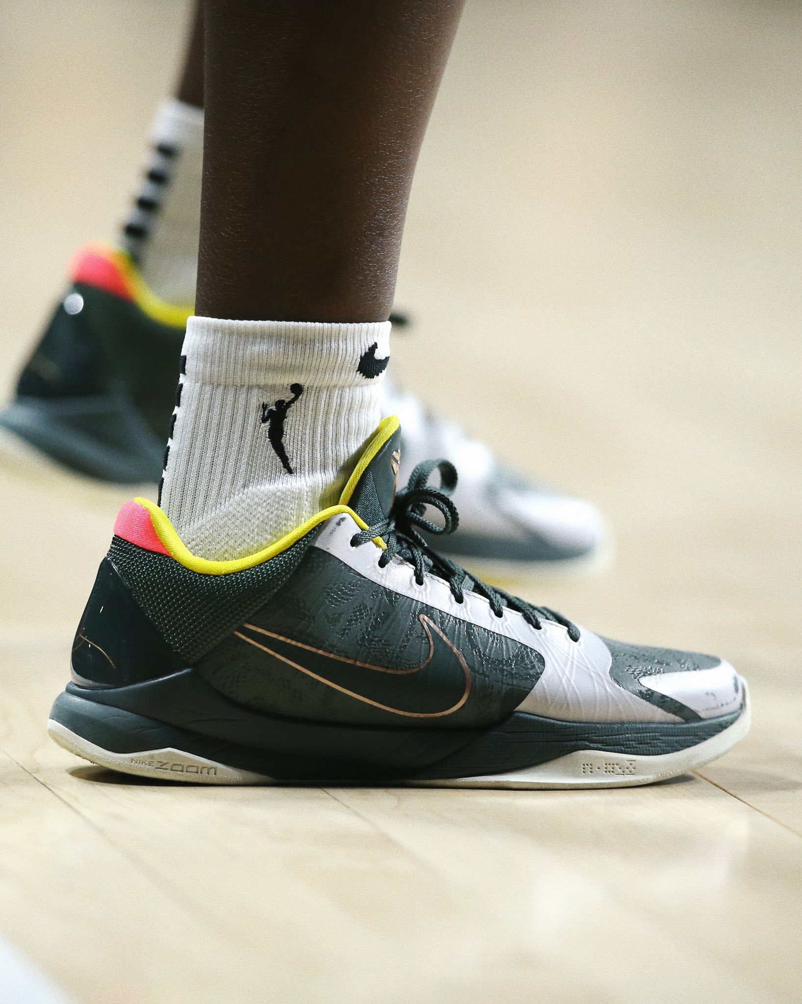B R Kicks on X The last Mamba Week release has concluded. Did you cop the Girls EYBL Nike Kobe 5 Protro https t Wji2f9hHgI X