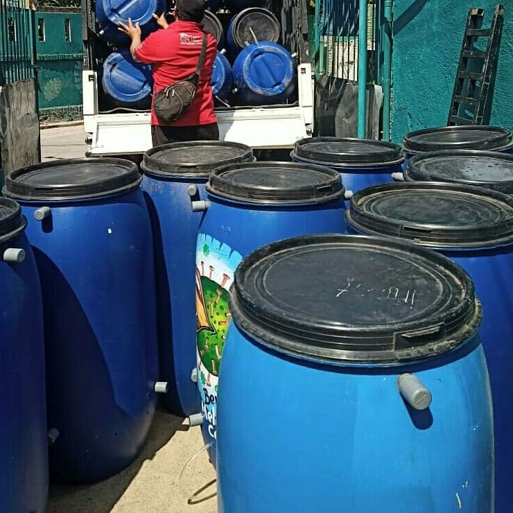 Salam hijau kota tangsel cerdas kelola sampah organik ...
Kelola sampah organik lingkungan dengan komposter 120 Liter ...
 #jualrumahtangsel #pemkottangsel #kotatangerangselatan #tangerangselatan #komposter #bebassampah2020 #pilahsampah #pamulang #rumahpamulang #pamulangestate