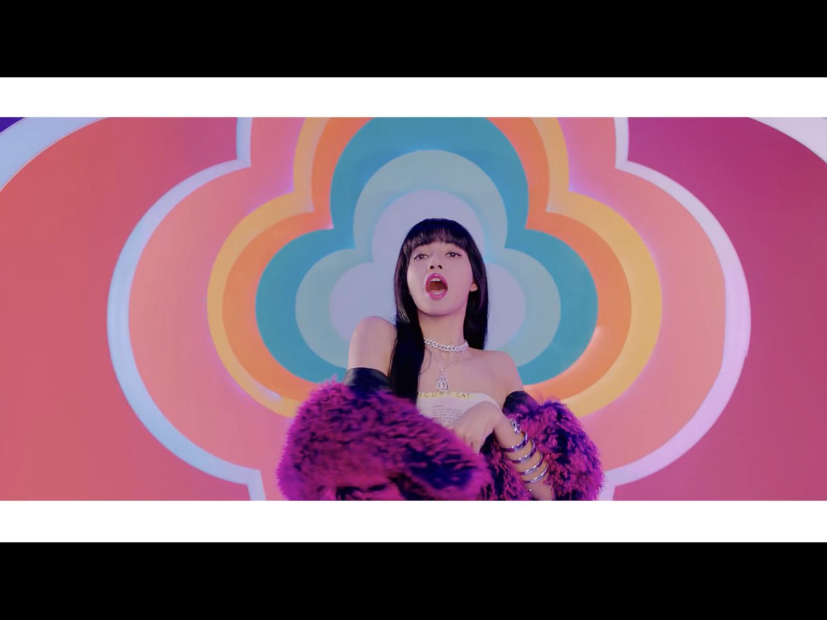  #IceCream   M/V stills a thread: @BLACKPINK  @selenagomez note: please do appreciate this... it takes a lot of time and isn’t as easy as it looks like.