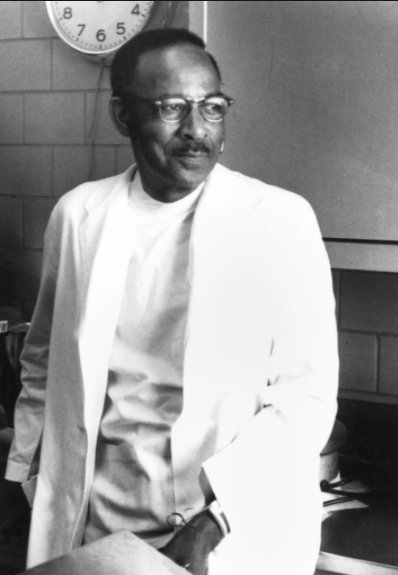 SteveYangMD's tweet photo. On this day in 1910, Vivien Thomas was born. He was a laboratory supervisor and the assistant to surgeon Alfred Blalock.  He helped develop a procedure to treat Blue Baby Syndrome. He became a cardiac surgery pioneer and a teacher of many prominent surgeons. #Histweet https://t.co/cJ863zdA4s