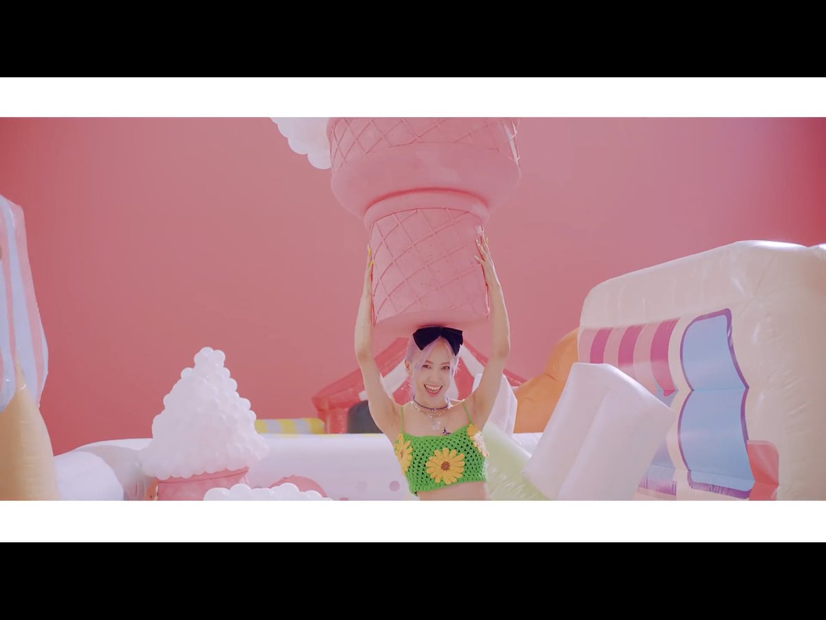  #IceCream   M/V stills a thread: @BLACKPINK  @selenagomez note: please do appreciate this... it takes a lot of time and isn’t as easy as it looks like.