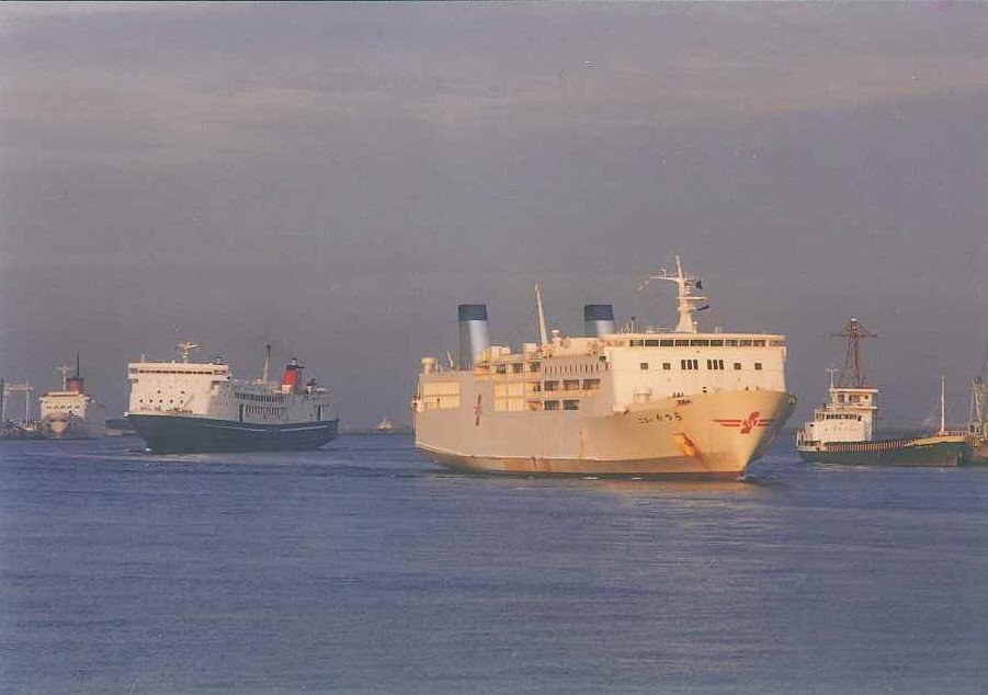 Steering Light / 操舵目標灯 on Twitter