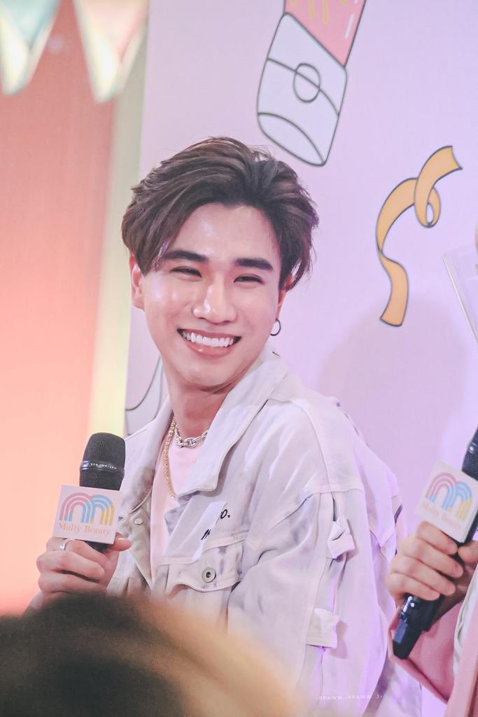 pppnaravittt's tweet photo. I hope that these beautiful laughter will continue to be shown to us 🤧❤️
I love you with all my heart Perth Tanapon 😭🥺❤️
#PerthXMultyชวนช้อปชิค #PERTHXFantopia2020 #PerthSaint #Perthppe #perthsaintkeepsailing #perthtanapon https://t.co/2xOybysszE