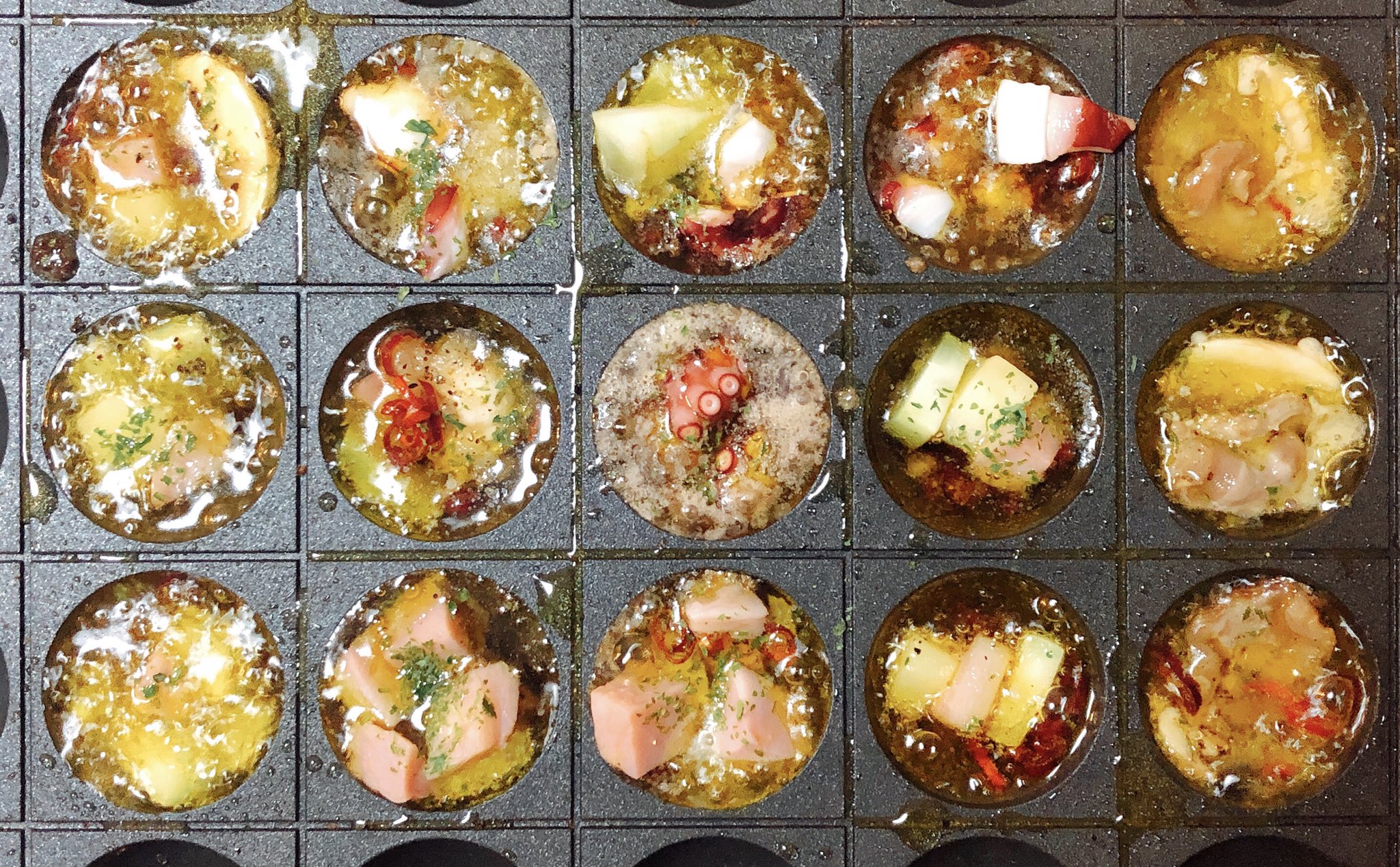 高菜良 タコ じゃがいも ベーコン ブロッコリー 砂肝などでたこ焼き機アヒージョ お酒いっぱい無くなるから楽じい T Co Bhqmjxzz0f Twitter