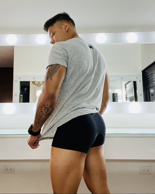 What do you prefer, back or front ? 🍑🍆 Happy Saturday to you all  ✨⚡️ #online at @Flirt4Free   https://t<a href="/tag/online"class="tags"><span>#online</span></a>