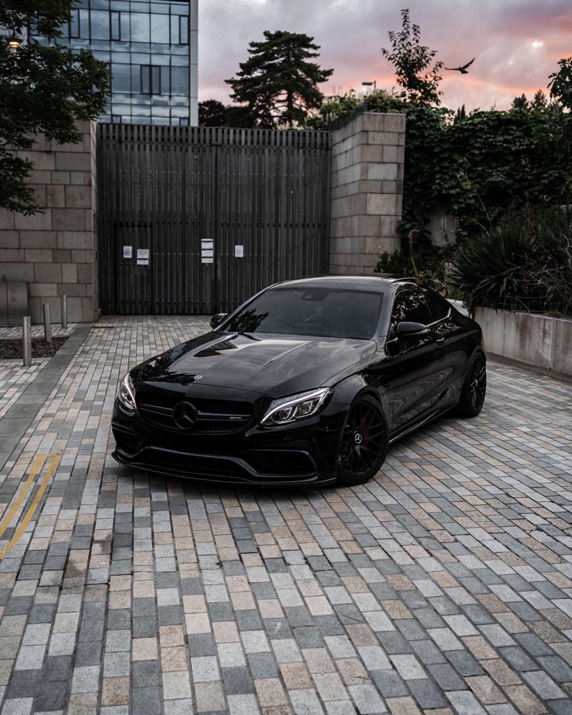motorforms's tweet photo. C63s AMG 😍 https://t.co/1gzluG8SC8