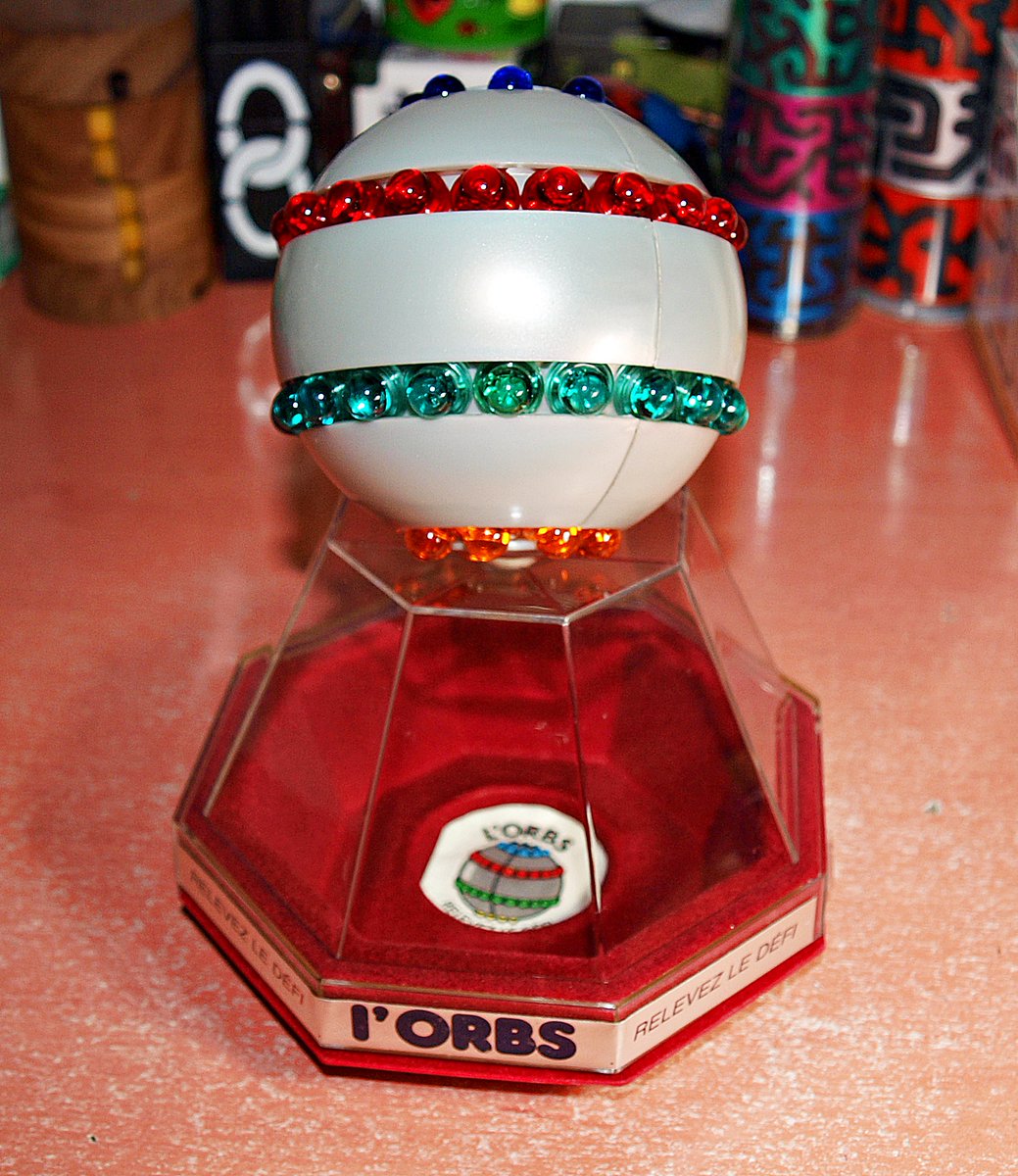 RUBIKONDE's tweet photo. The orb, un puzzle vintage en su versión francesa L'orbs https://t.co/o5GKC9wtKI