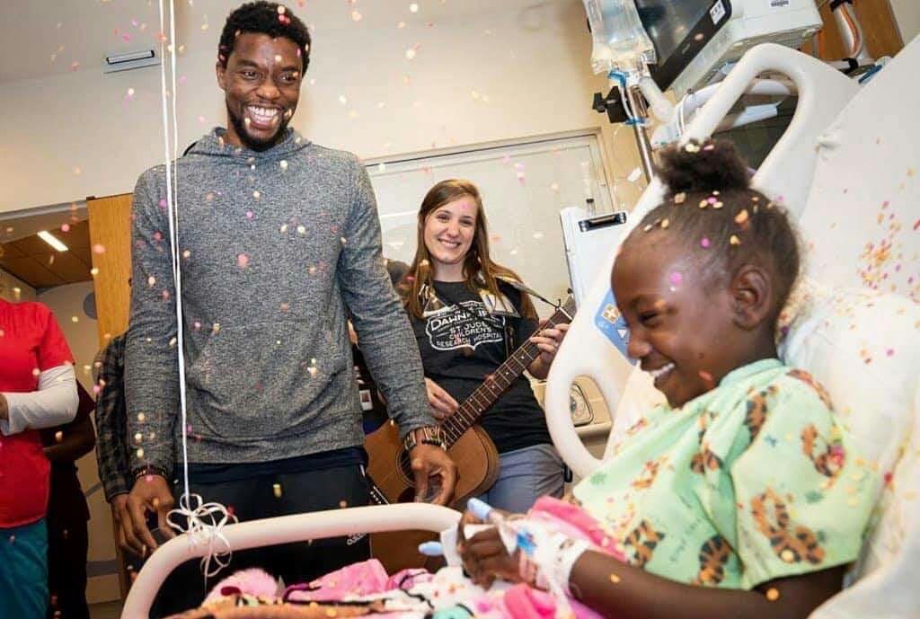 BProudPatriot's tweet photo. #ChadwickBoseman surprising kids at St. Jude Children's Research Hospital while fighting his own battle with cancer. https://t.co/C85y0uMeHc