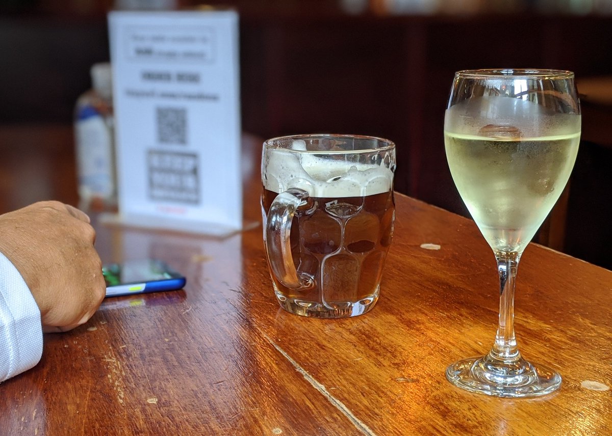 Super organised for the new normal. 2 new tables out front, a door handle that doubles as a hand sanitizer, ordering app &amp;,  thankfully, great service as always. Phew! <a href="/RoseandcrownPH/">Rose & Crown, Oxford</a> <a href="/m_dubyah/">Mark Whitehead</a>