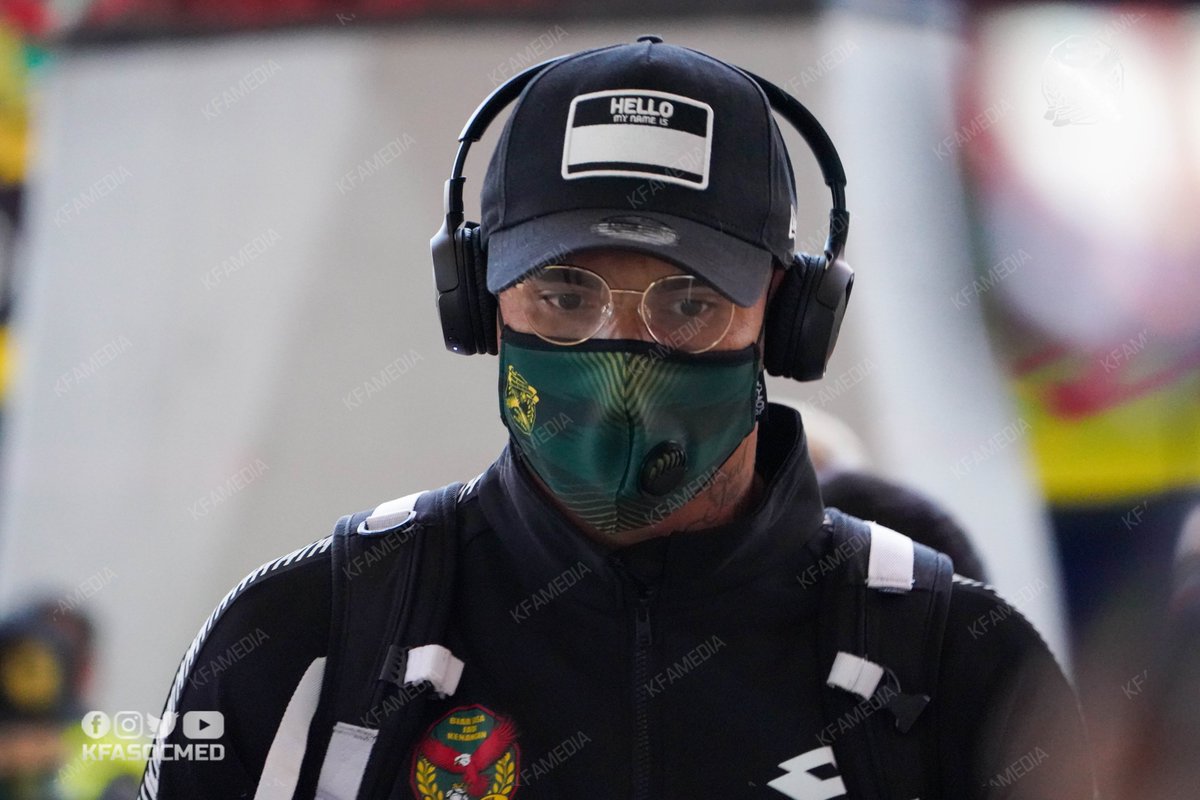 official_kfa's tweet image. #PDRMKED #CIMBLigaSuper Pasukan tiba dengan norma baharu menjalani proses saringan sebelum masuk ke dalam Stadium Bolasepak KL, Cheras.