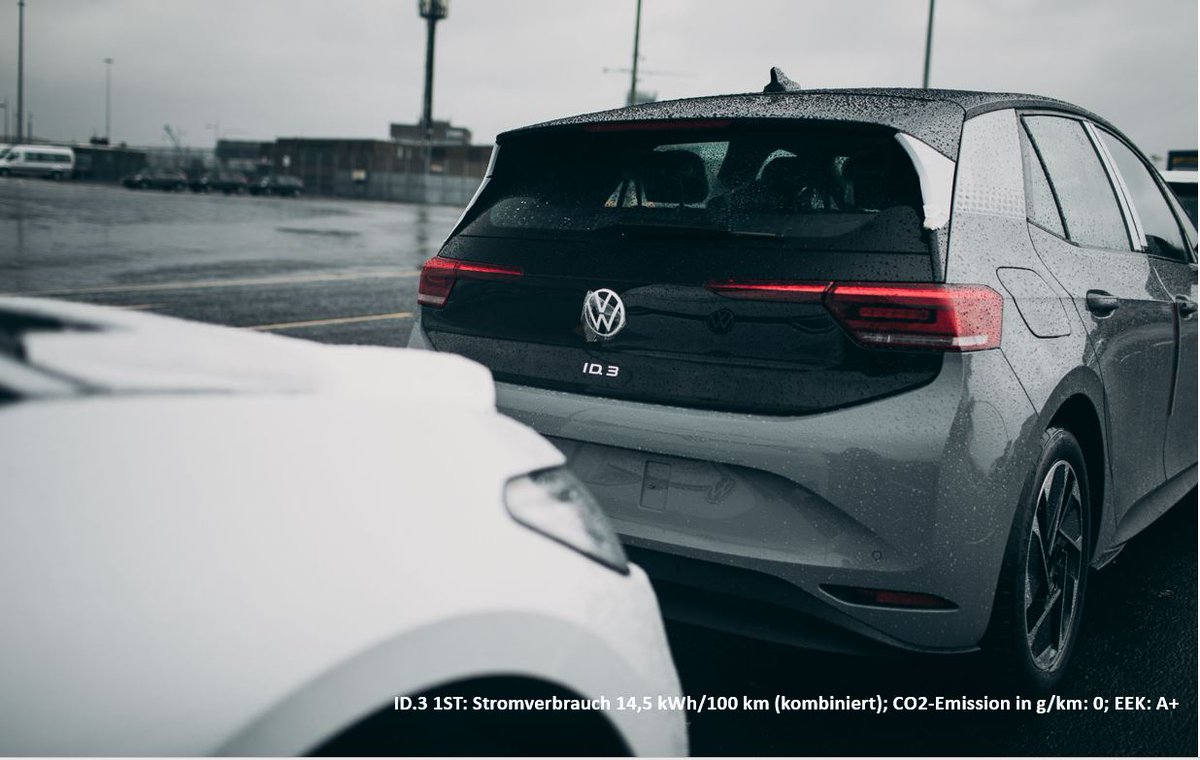 The next great news: Our first ID.3 1ST Editions have arrived to Dublin, Ireland. 👍 Soon they will arrive to our Irish dealerships and be handed over to our ID.3 1st Mover customers! A big day for electric mobility in #Ireland!