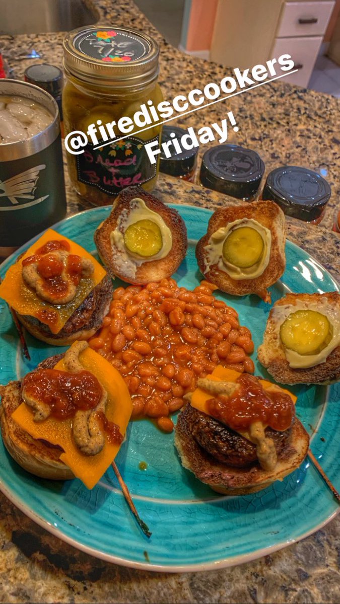 FlatsClass's tweet photo. Check out these awesome #burgersliders from my @FireDiscCookers #flatsclassnation https://t.co/OPgVYL1yKz