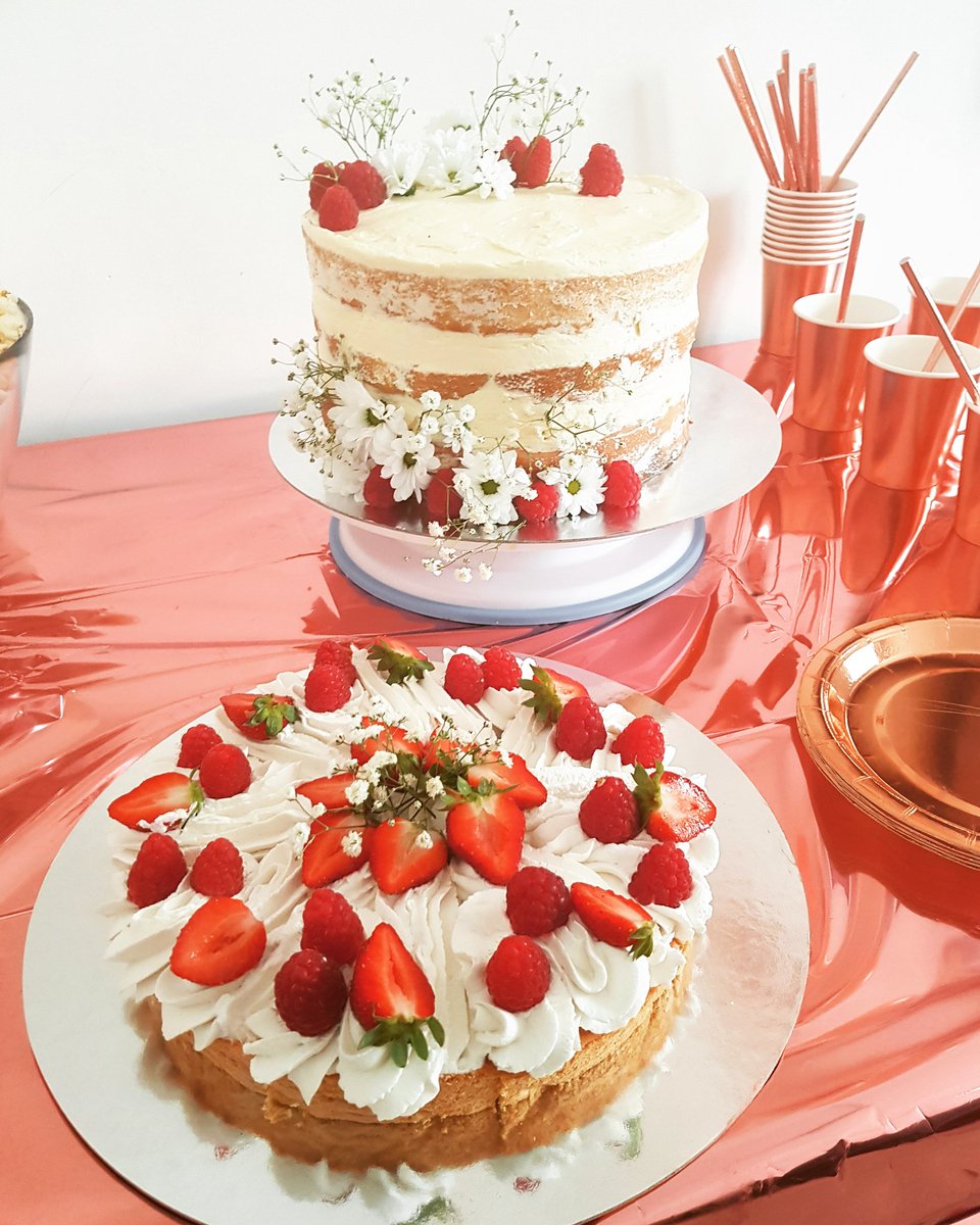 mayycupcakes's tweet photo. Voici mes réalisations pour mon 1er événement. 

#layercakes #evenement #sanslactose #sansgluten https://t.co/IiFXhTJoRA