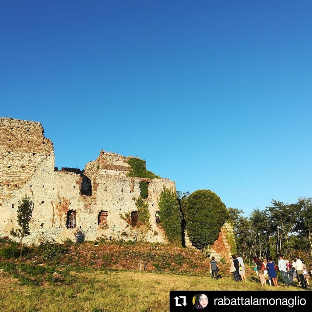 AssCornelia's tweet photo. #Repost @rabattalamonaglio
• • • • • •
Colleferro, il Vecchio Castello

Alla scoperta del territorio con @associazione_cornelia 👣
•
•
•
•
•
#associazionecornelia #visitlazio #visitaguidata #castellocolleferro https://t.co/Bc4hvUloxD https://t.co/6eI5vl1AWb