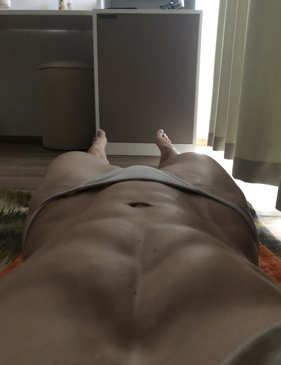 Inside. #strongstomach #stomach #sixpackgoals #sixpack #simplyshredded #siestatime #naptime #lyingdown #gymgoals #girlswithabs #girlabs #getshredded #fitstomach #fitlife #athleticgirls #absofsteel #abgoals #8packs #8packabs #8pack #8abs #6packs #6packgoals #6pack #10packs #10pack