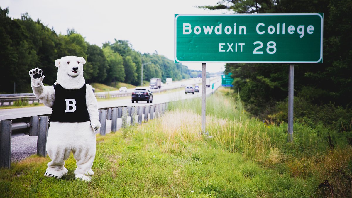 BowdoinCollege's tweet photo. It's Arrival Day! Welcome to our new students. Don't forget to take your test at Morrell Gym, pick up your bagged lunch, and settle into your new room. Check out the Campus Groups app to see what's coming up and note the Orientation schedule. https://t.co/apW8fnErM3