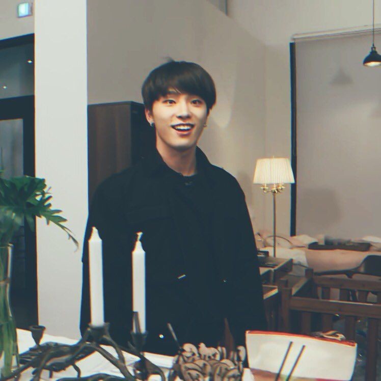 -10000/10he& #39;s too good looking and he looks out of your league