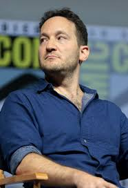 merlinpapin3's tweet photo. On souhaite un Bon Anniversaire au réalisateur et scénariste #RodneyRothman qui a 43 ans, Il est le co-réalisateur du film Oscarisé Spider-Man: Into the Spider-Verse et scénariste de Grudge Match et 21th Jump Street
@Jouxplane83 @FredOL69007 @tbarnaud https://t.co/rQxVU4sPH8