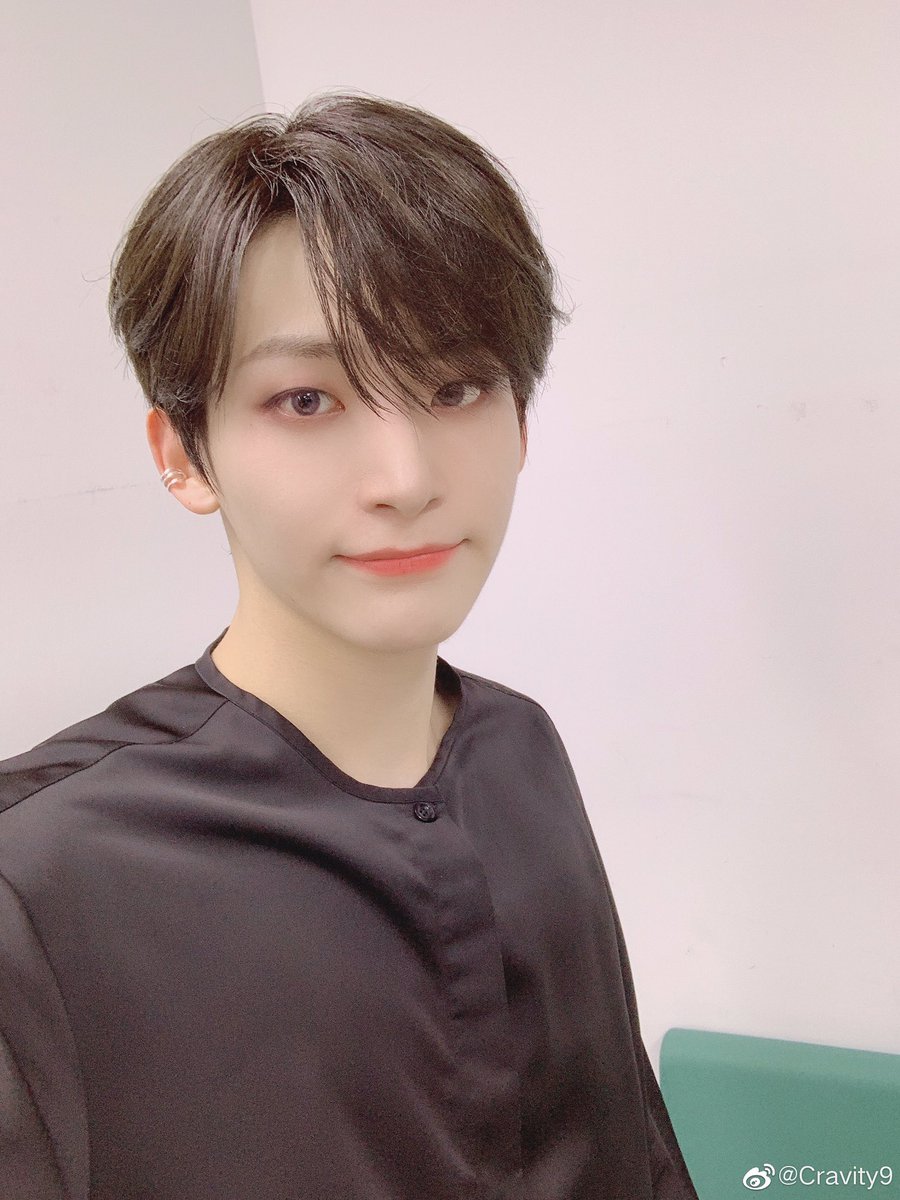 mogu_JM's tweet photo. 크래비티 웨이보 #구정모 #정모
LUVITY❤️ 今天很开心哦~🥰
#JUNGMO #LUVITY #Every_ON
🔗 https://t.co/QeqV5G4Ewe https://t.co/vy0D9oRZSL