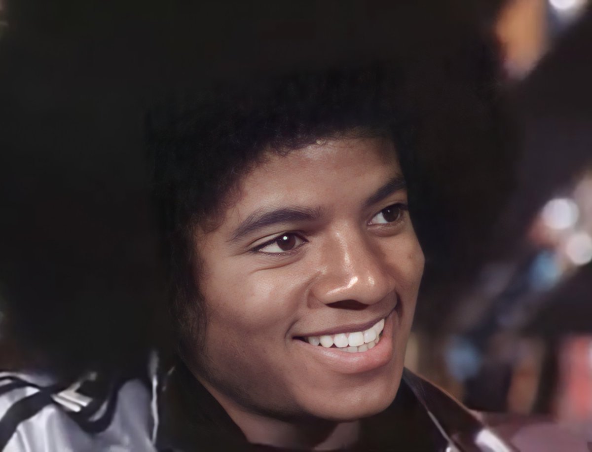 GMJHDvideos's tweet photo. Another year, another celebration!
Happy Birthday to Michael Jackson; the greatest of all time! 👑🎉
#MichaelJacksonDay https://t.co/mv3U5JNnSm