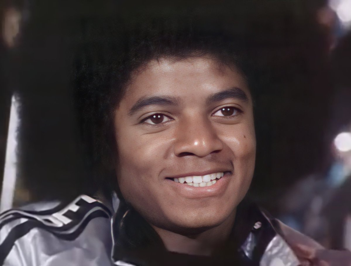 GMJHDvideos's tweet photo. Another year, another celebration!
Happy Birthday to Michael Jackson; the greatest of all time! 👑🎉
#MichaelJacksonDay https://t.co/mv3U5JNnSm