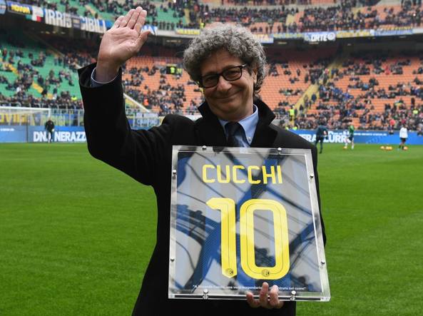 impazzisce il #Calciomercato, tra #Dzeko alla #Juve  e #Kante alla corte di #Conte, la bomba ve la diamo noi e  Gemini Network: 
<a href="/CucchiRiccardo/">riccardo cucchi</a> giornalista ed ex radiocronista sportivo ospite il #18Settembre a Perugia al Festival delle radio indipendenti bit.ly/3hAk8p3