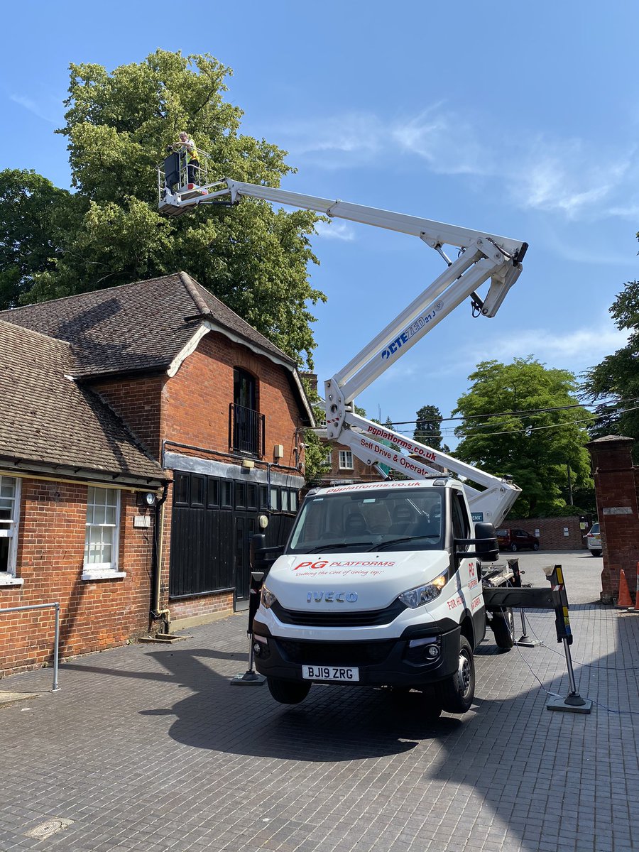 A few pictures of some of our machines working over the last couple of weeks. #cherrypicker #hiremeschmucks
