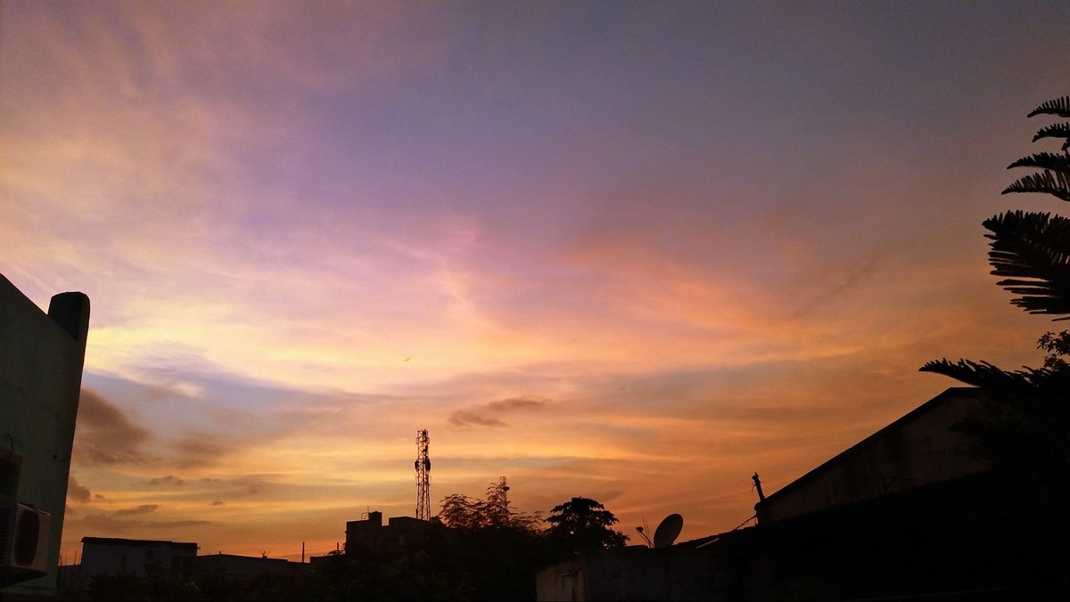 deepakkapiswe's tweet image. When positivity is within, you see it everywhere 
#sunset 
#PositiveVibes 
#positiveenergy