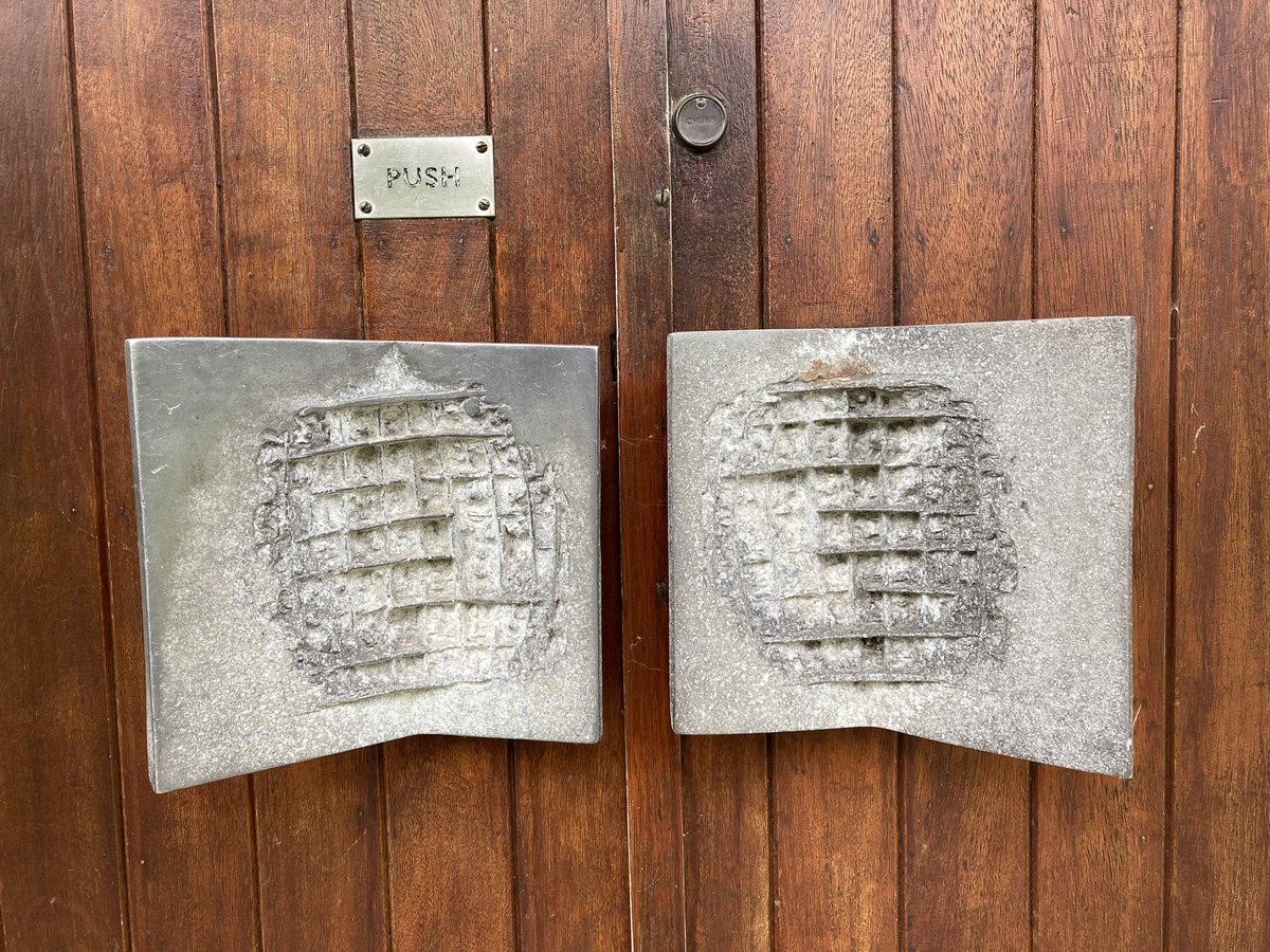 Had a little trip to Scholes today and was surprised to find this amazing modernist church I’ve never heard of. Worth a visit once this is over. Look at those door handles <a href="/modernistsocLDS/">leeds modernist</a> <a href="/sacredsuburbs/">Sacred Suburbs</a>