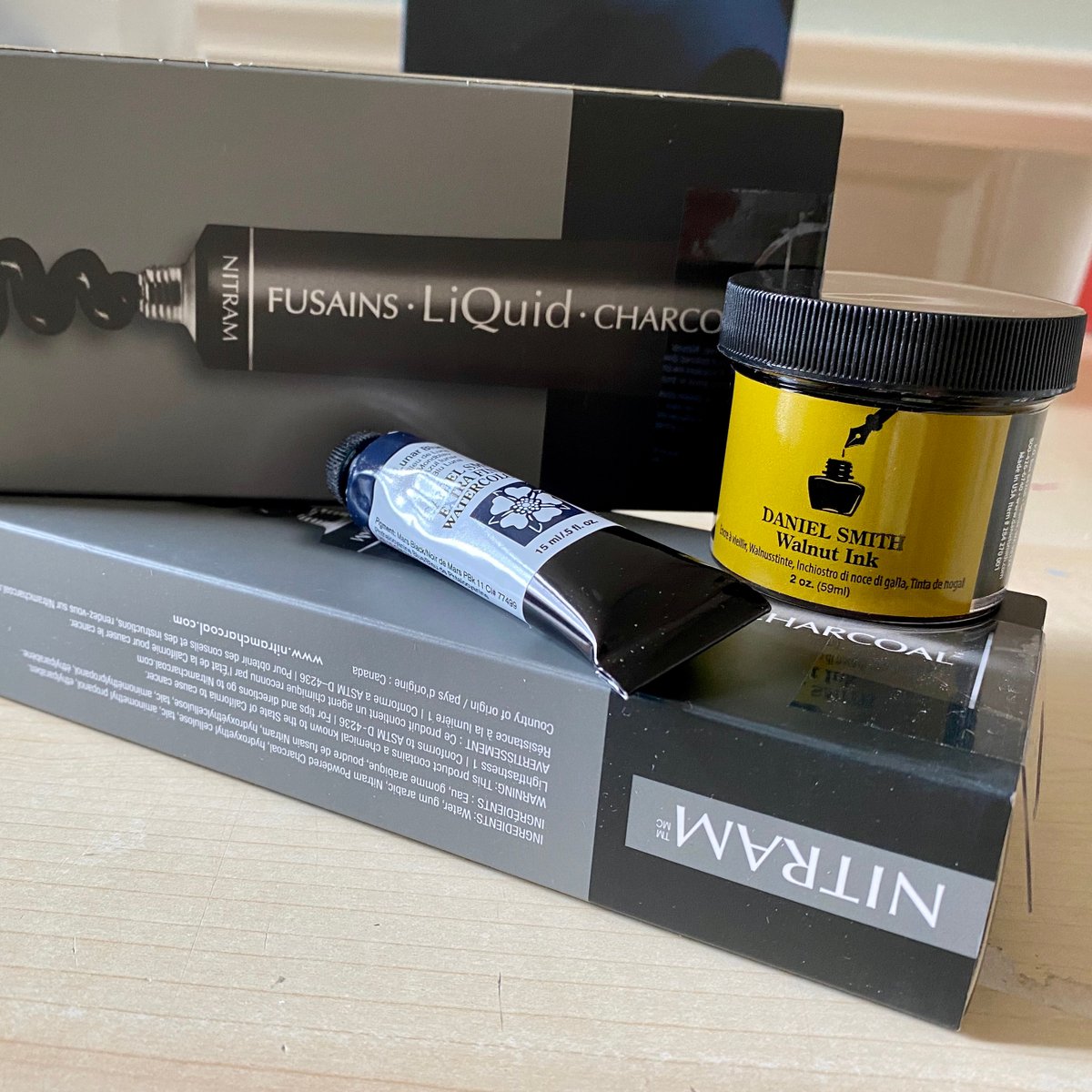 StephieButler's tweet photo. New #artsupplies Delivery from @kenbromleyart #Nitram #liquidcharcoal for workshops. My fav #watercolour @danielsmithartistsmaterials #Lunarblue
After using some Brou De Noix in Holland and loved it, I thought I would try some of #danielsmithartistsmaterials #walnutink https://t.co/4b2xp1wyWw
