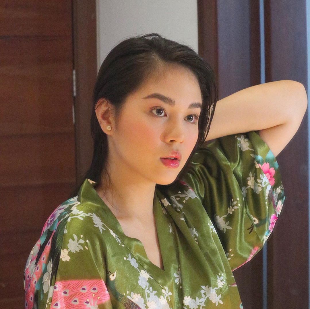 thopee3's tweet photo. If you’re looking for a sign to go and take a shower, this is it. 
Do it. 
Now. 
Seriously. 
You need one.
 Janella Salvador💗💗💗 https://t.co/IpWEYmb4mR