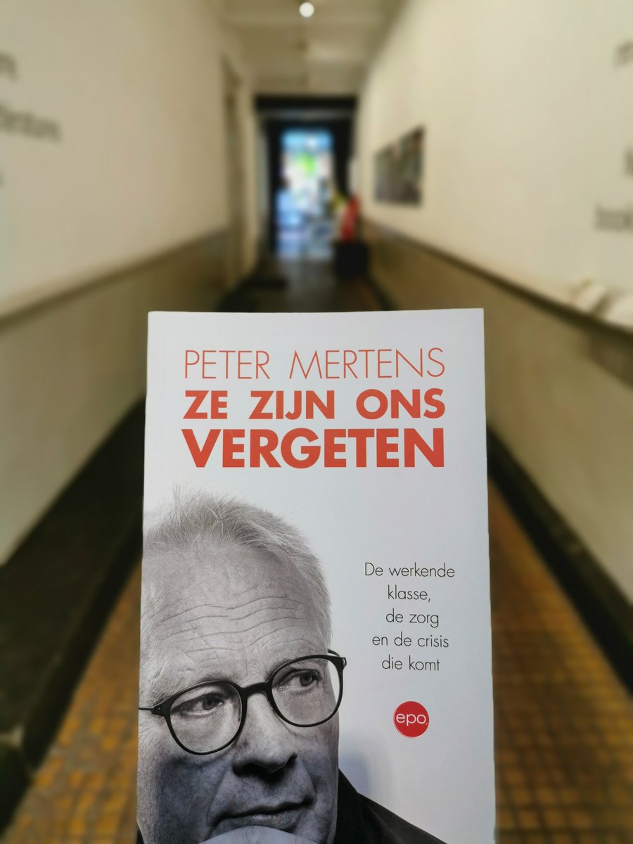 Vers van de boekenpers van @EPO_Uitgeverij - recht uit de pen van @peter_mertens - nu in de rekken van @PassaPortaBXLS - een striemend #manifest over crisis en hebzucht in tijden van #corona - een verhaal over sterren, #solidariteit en nieuwe #hoop - een oproep tot #engagement