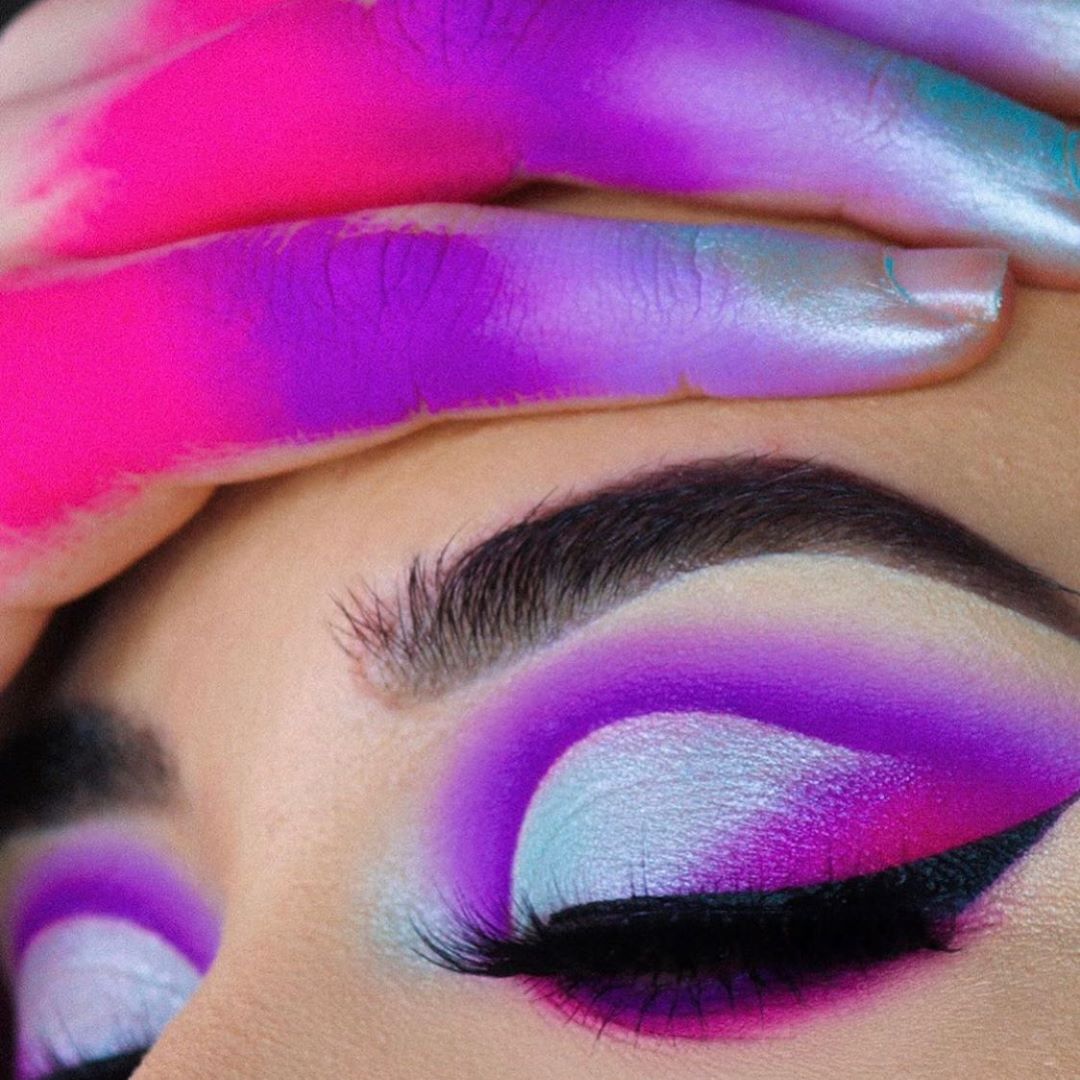 luxury_beauty_m's tweet photo. Our Lollipop Liner is rich in black pigment and LOVED worldwide!😛😛
🤗🤗🤗
#lollipop #eyeliner #lollipopliner #morphe #emotd #makeup #instamakeup #cosmetic https://t.co/RKuvclYk07