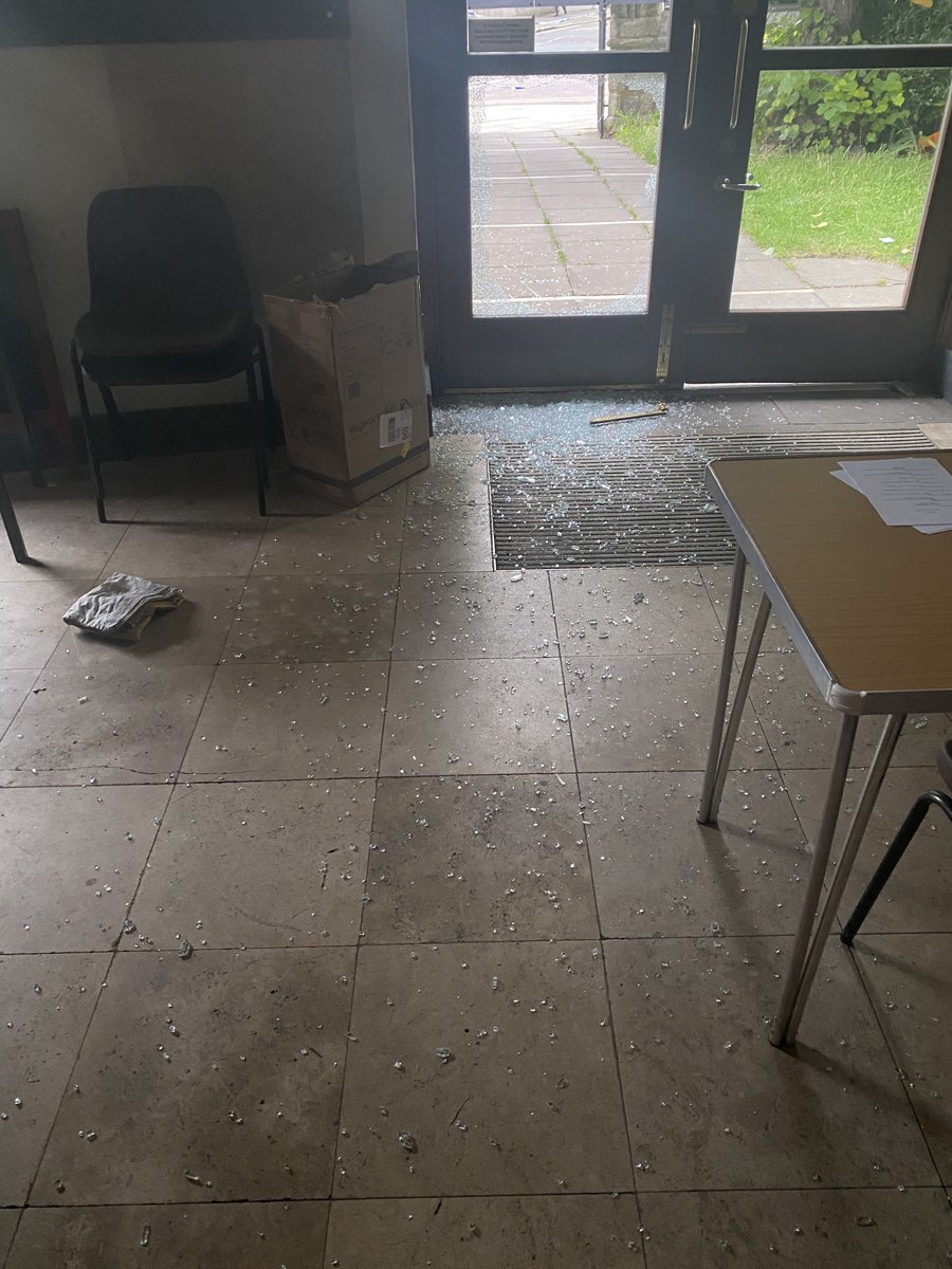 sjebp's tweet image. Unfortunately, we had a break in last night and we’ve had our computers nicked and an almighty mess made. But we’re beavering away tonight and it’ll take more than that to stop us! 

We are open as usual tomorrow.
11am - Parish Mass 
12noon - 2pm - Soup Kitchen and Food Bank.