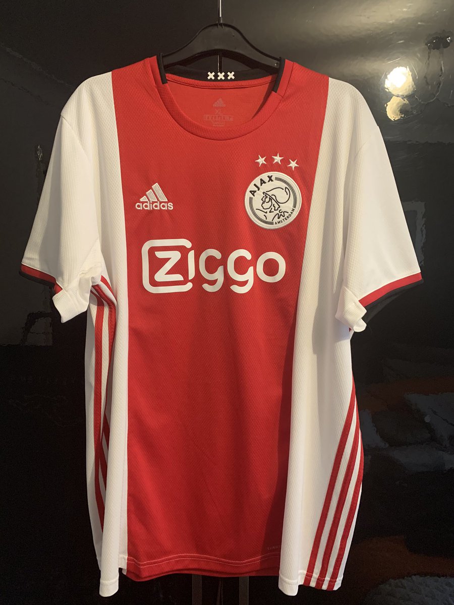 KitFinds's tweet image. First tweet and not a bad way to start. @AFCAjax 2019/20 Home Shirt picked up today #kitfinder
