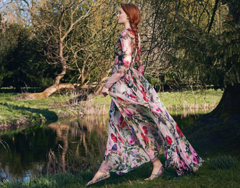 giveallmytime's tweet photo. Sophie Turner is a work of art https://t.co/YKicGKgU5C