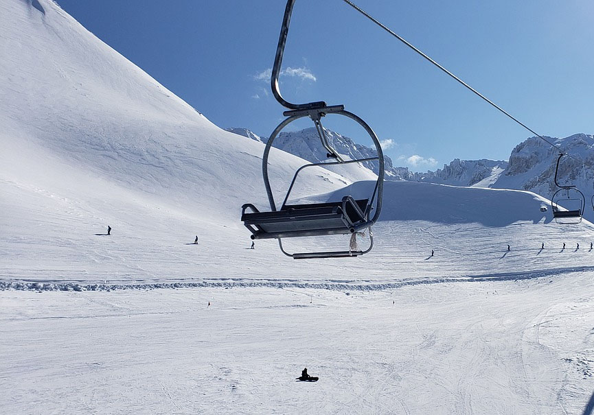 BUSINESS: Cet hiver : limitation du nombre de skieurs sur les pistes, qui sera prioritaire ?
altitude.news/business/2020/…
© <a href="/Altitude_News/">Altitude_News</a>