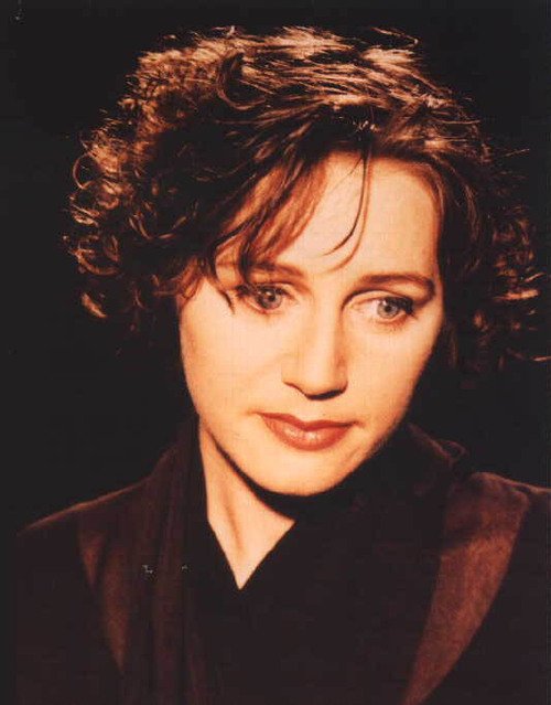Happy Birthday our geogous Elizabeth Fraser of 57 is just a number. 