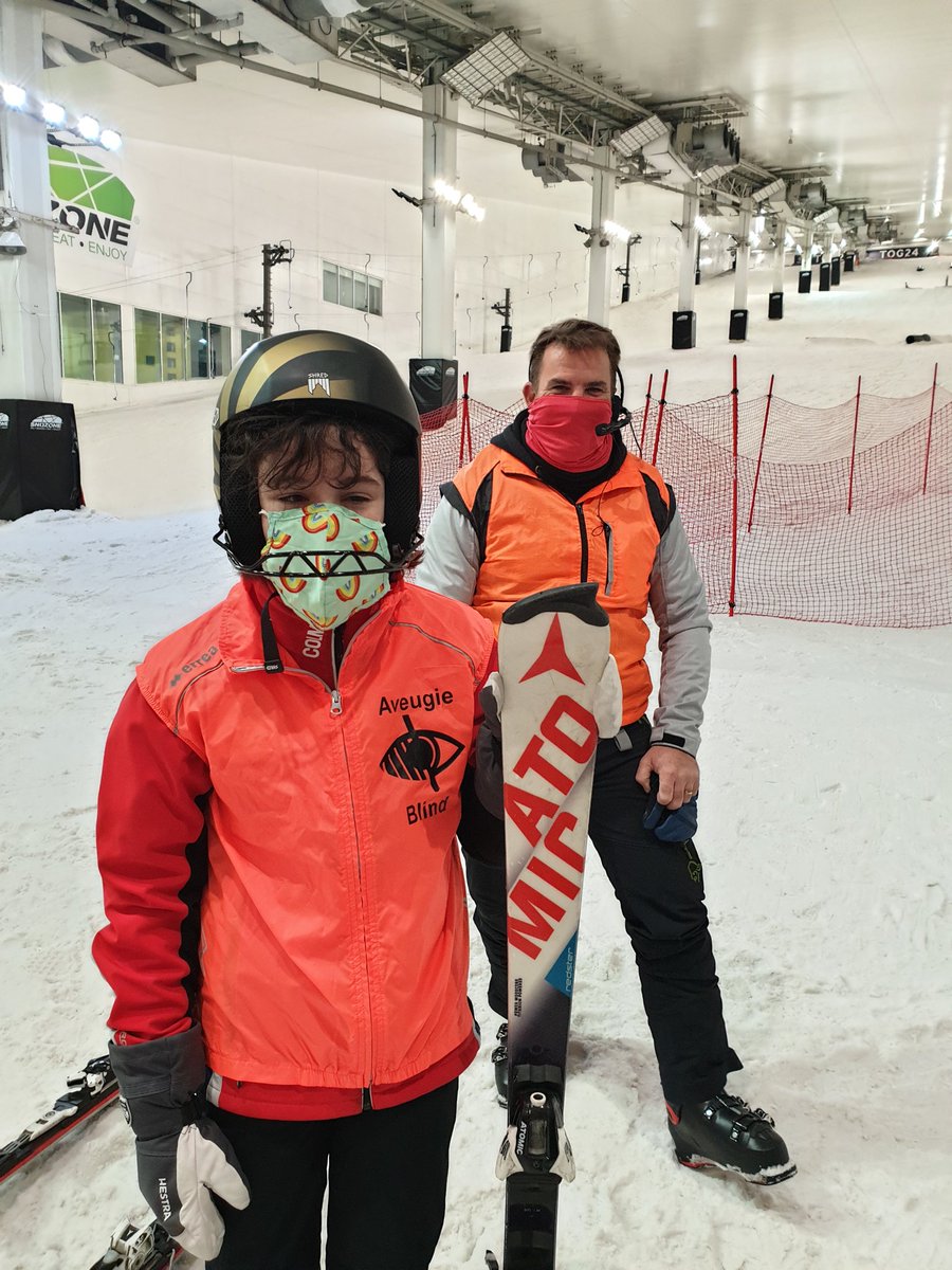 Eilidhskiblind's tweet photo. 1st time back on snow in 5 months, had so much fun, thanks Jamie @J_fu11er @MikaelaShiffrin @mennaandjen #followyourdreams #nosuchwordascant #blindskiing #hadsomuchfun https://t.co/ZwhDlUu3IU