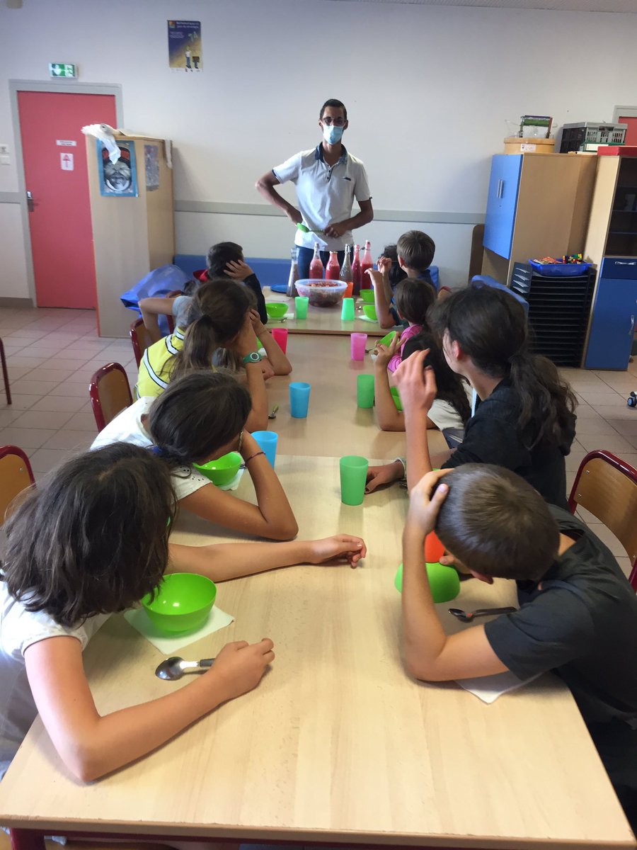 [ Rentrée 2020 AntiGaspi ] 🤓 
Entre le nettoyage et le rangement du matériel 🧹, le premier test du Crumbler 🥖, la réception du vélo triporteur 🚲, un atelier de cuisine AntiGaspi avec des jeunes de 8/12 ans 👩‍🍳 et le marché Place Leclerc... Pas le temps de s’ennuyer ! 😎