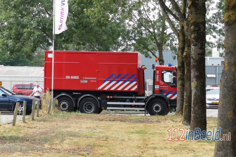 Brand in afvalberg zorgt voor flinke rookontwikkeling in #Doetinchem. 112 in Beeld.