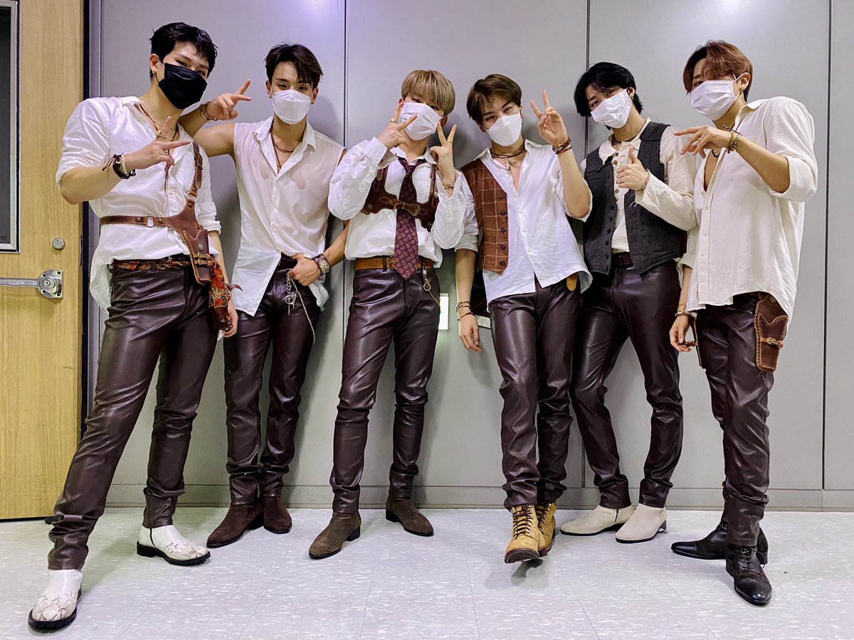 OfficialMONSTAX's tweet photo. [#MONSTA_X]
200829 #몬스타엑스
#EVERYON CONCERT 완료

#몬베베! 다같이 외쳐볼까요?
⭐️ 오늘 무대도 찢고 널고 다했다 ⭐️

#MONSTAX #FANTASIA #FLOW
#MiddleOfTheNight #WHODOULOVE
#IT_AINT_OVER #MONSTATRUCK
#FOLLOW #STAND_UP
#사랑한다_몬베베 https://t.co/5B5XI4N0yk